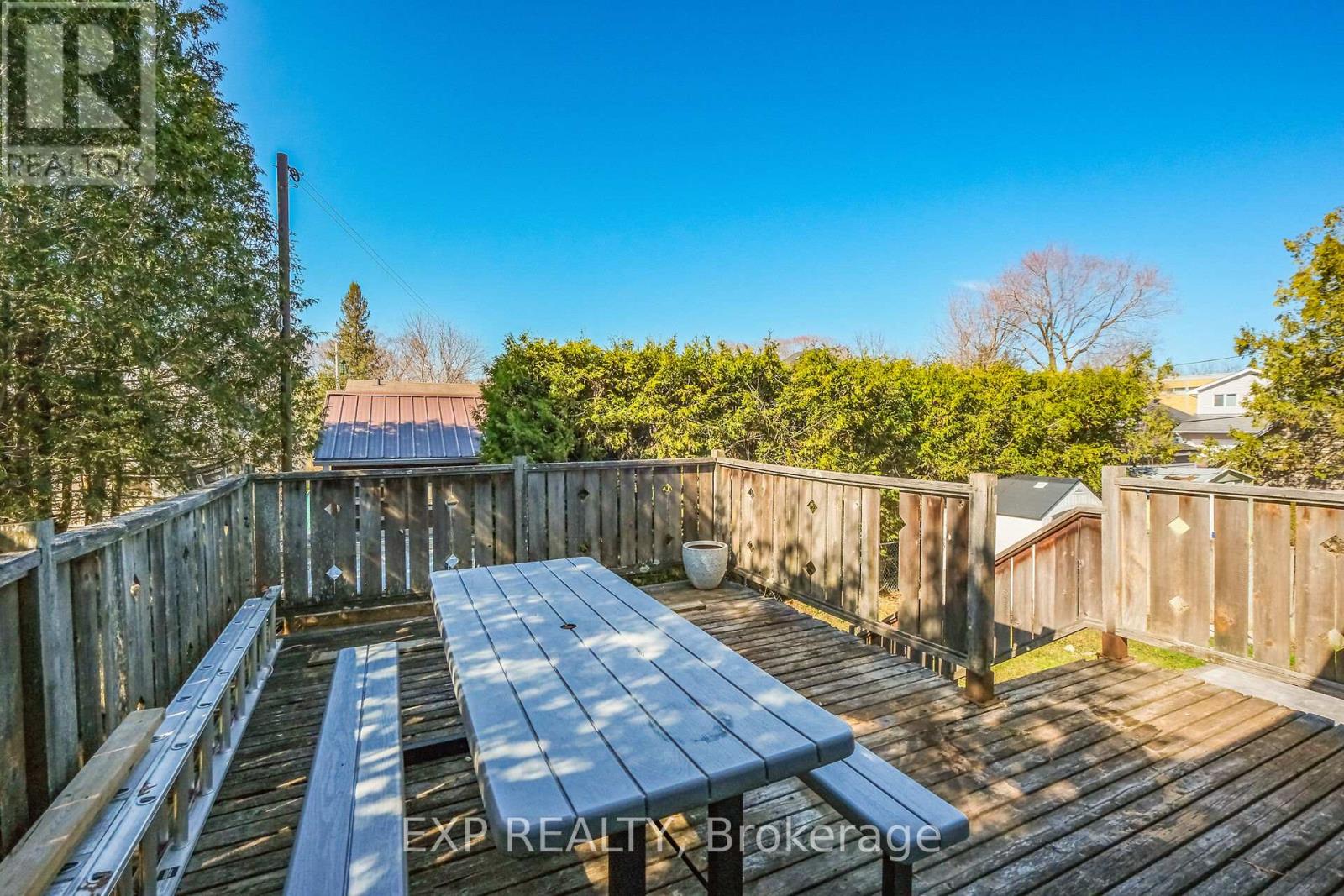 84 MARTIN STREET N - 43