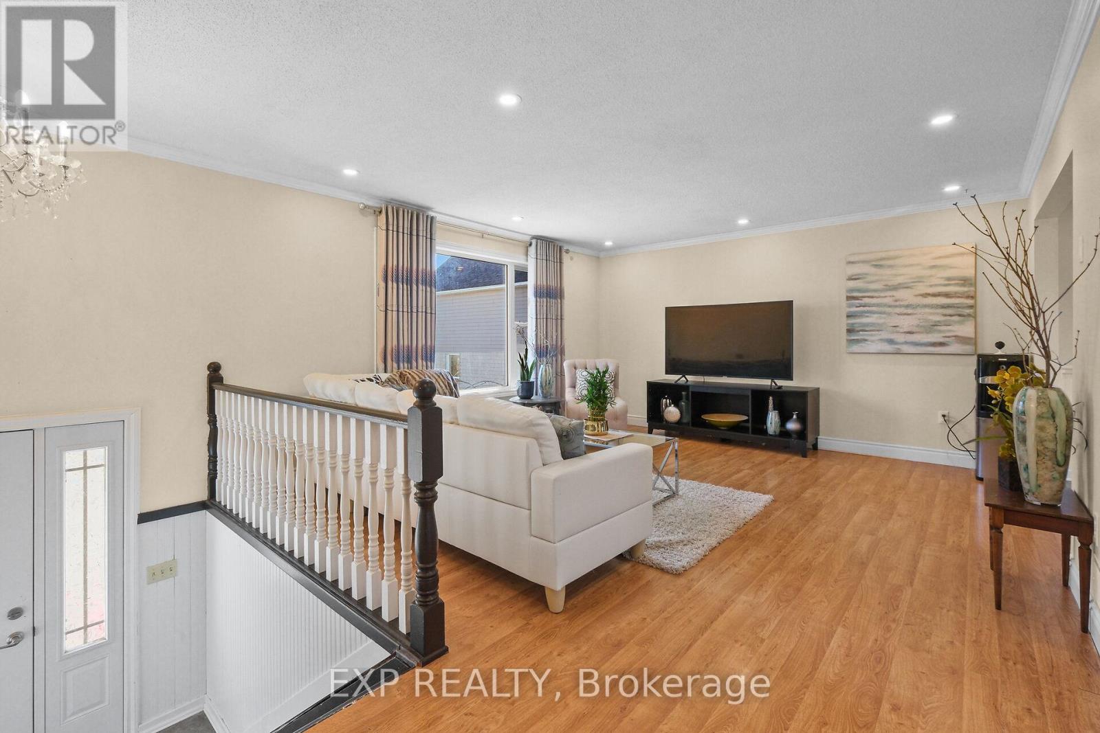 84 MARTIN STREET N - 6