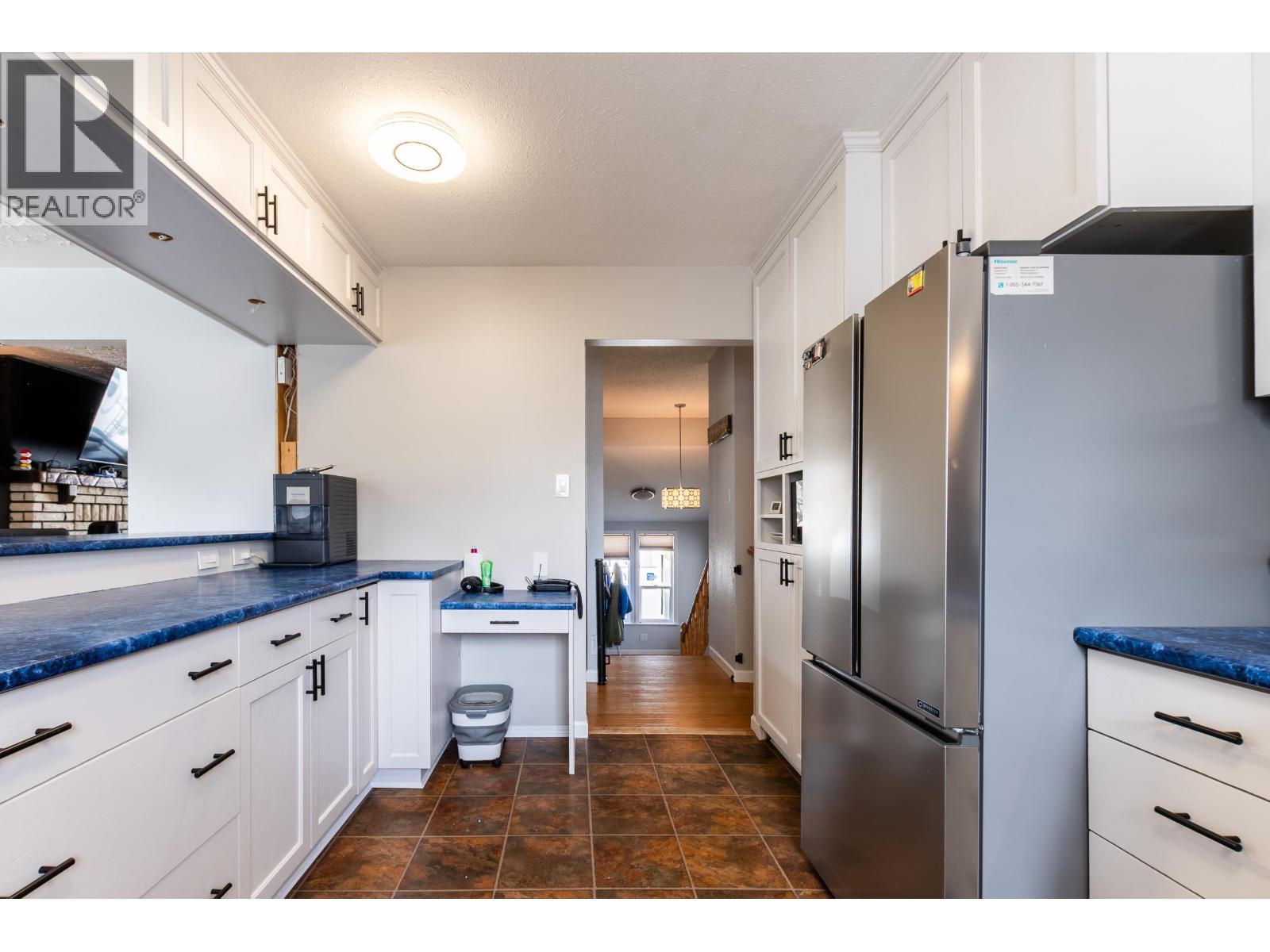 Photo 10 of 40 — 407 NEFF CRESCENT · Prince George, BC