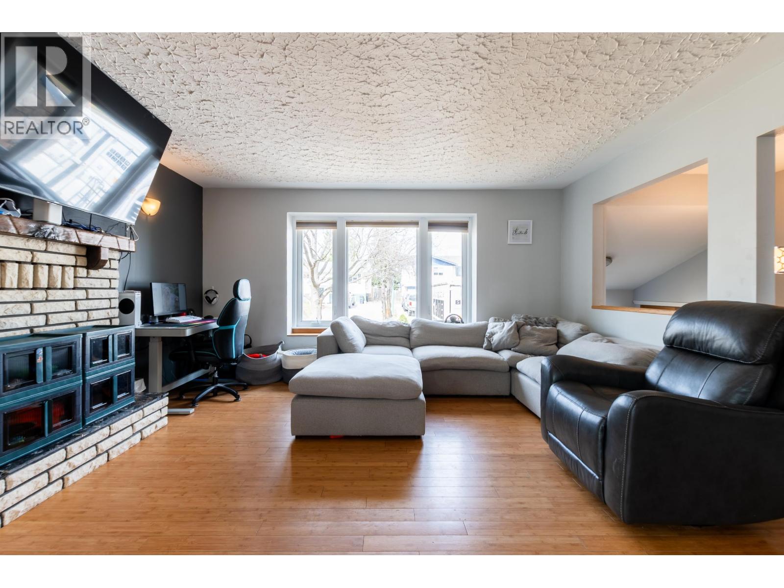 Photo 12 of 40 — 407 NEFF CRESCENT · Prince George, BC