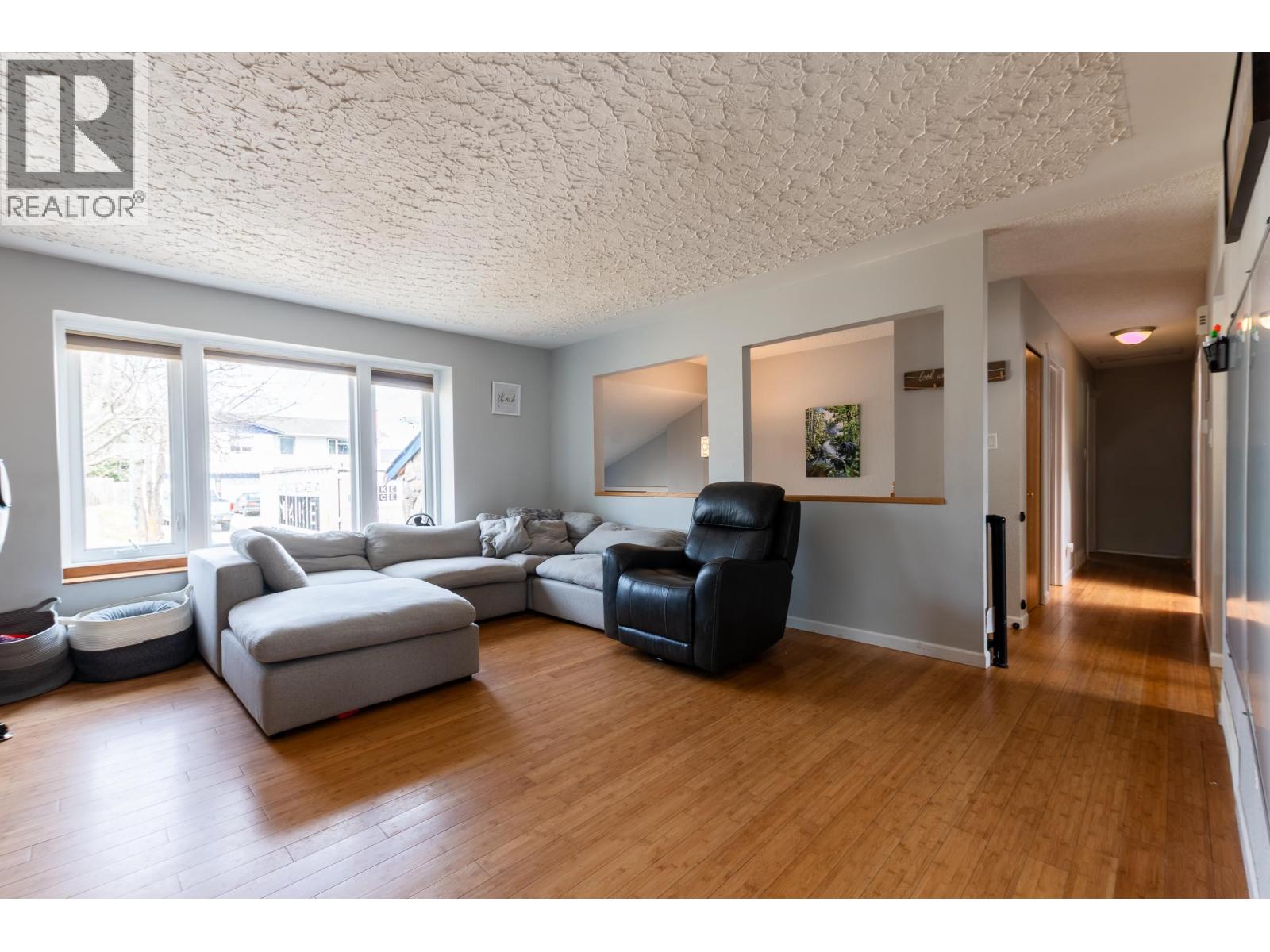 407 NEFF CRESCENT - 13