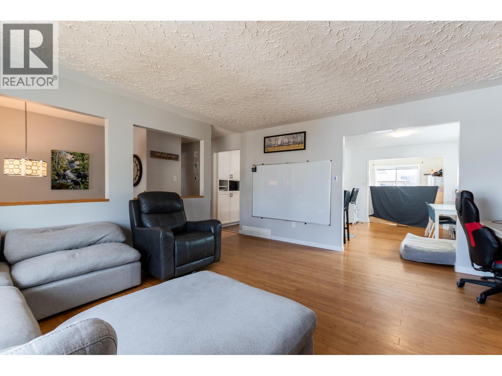 407 NEFF CRESCENT - 14