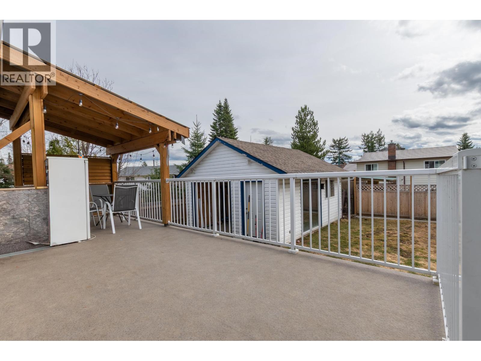 407 NEFF CRESCENT - 32