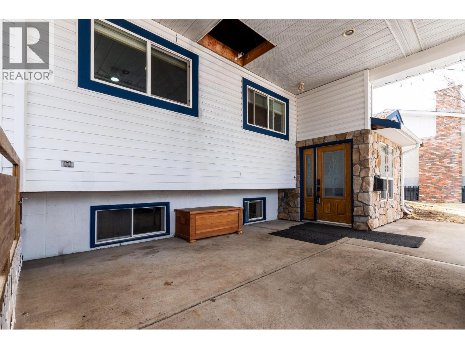 407 NEFF CRESCENT - 33