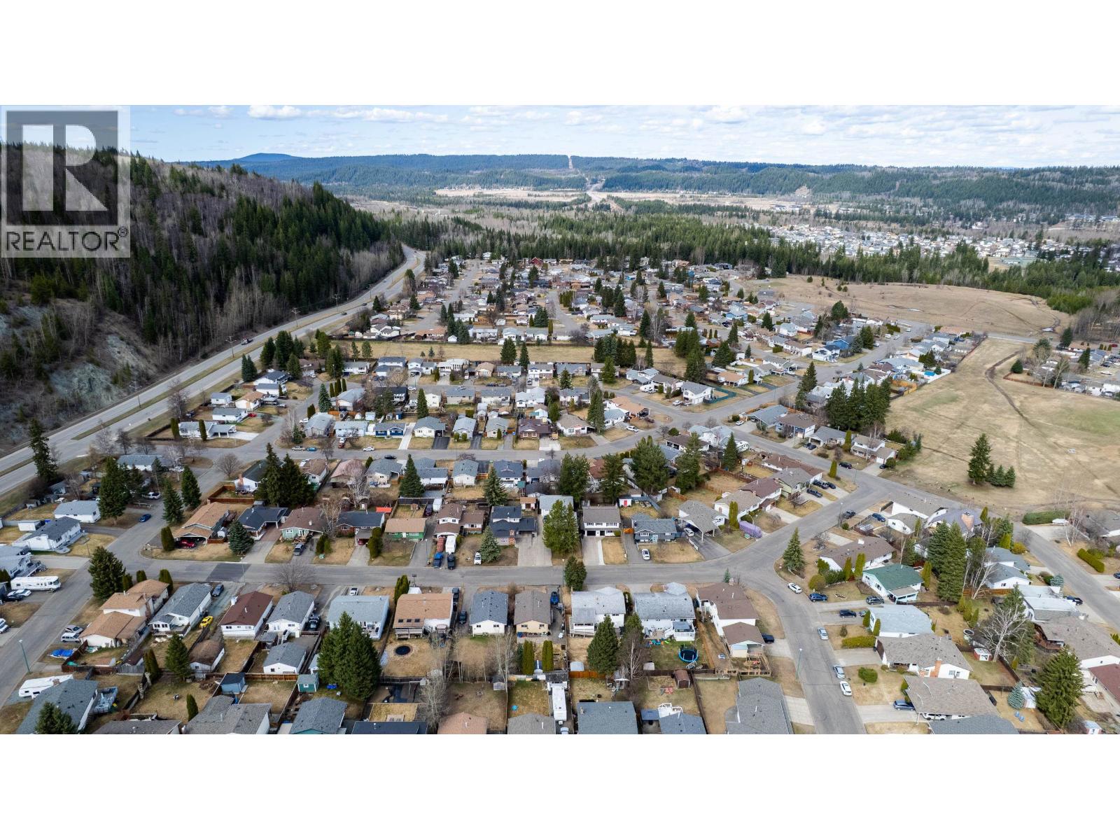 407 NEFF CRESCENT - 40