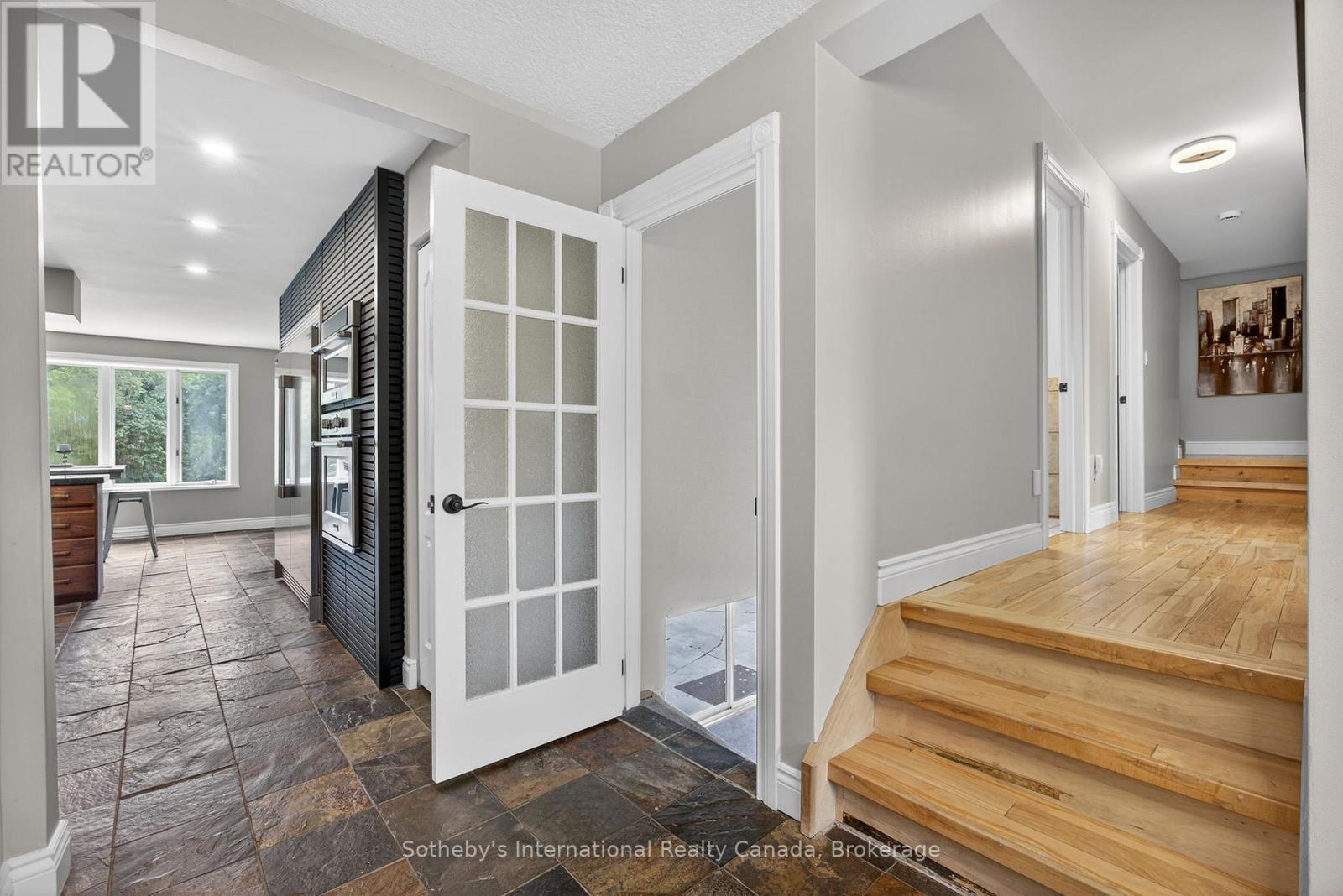 79 CAROLINE STREET W - 6