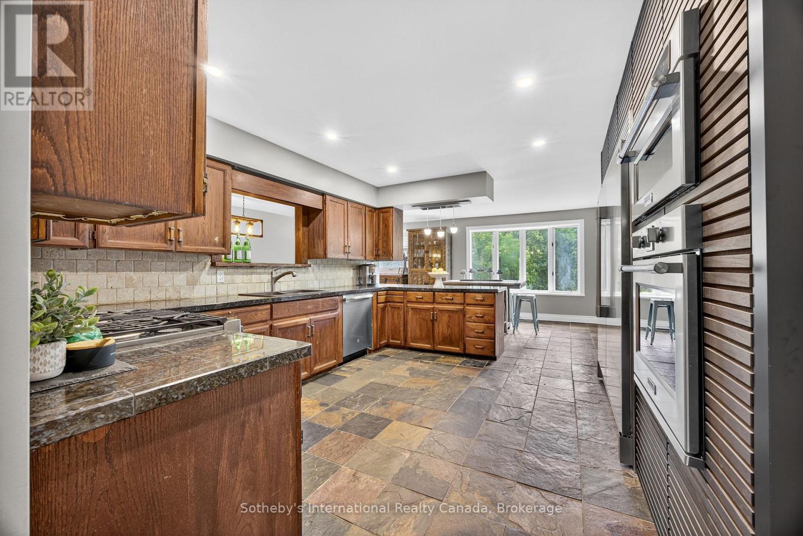 79 CAROLINE STREET W - 7