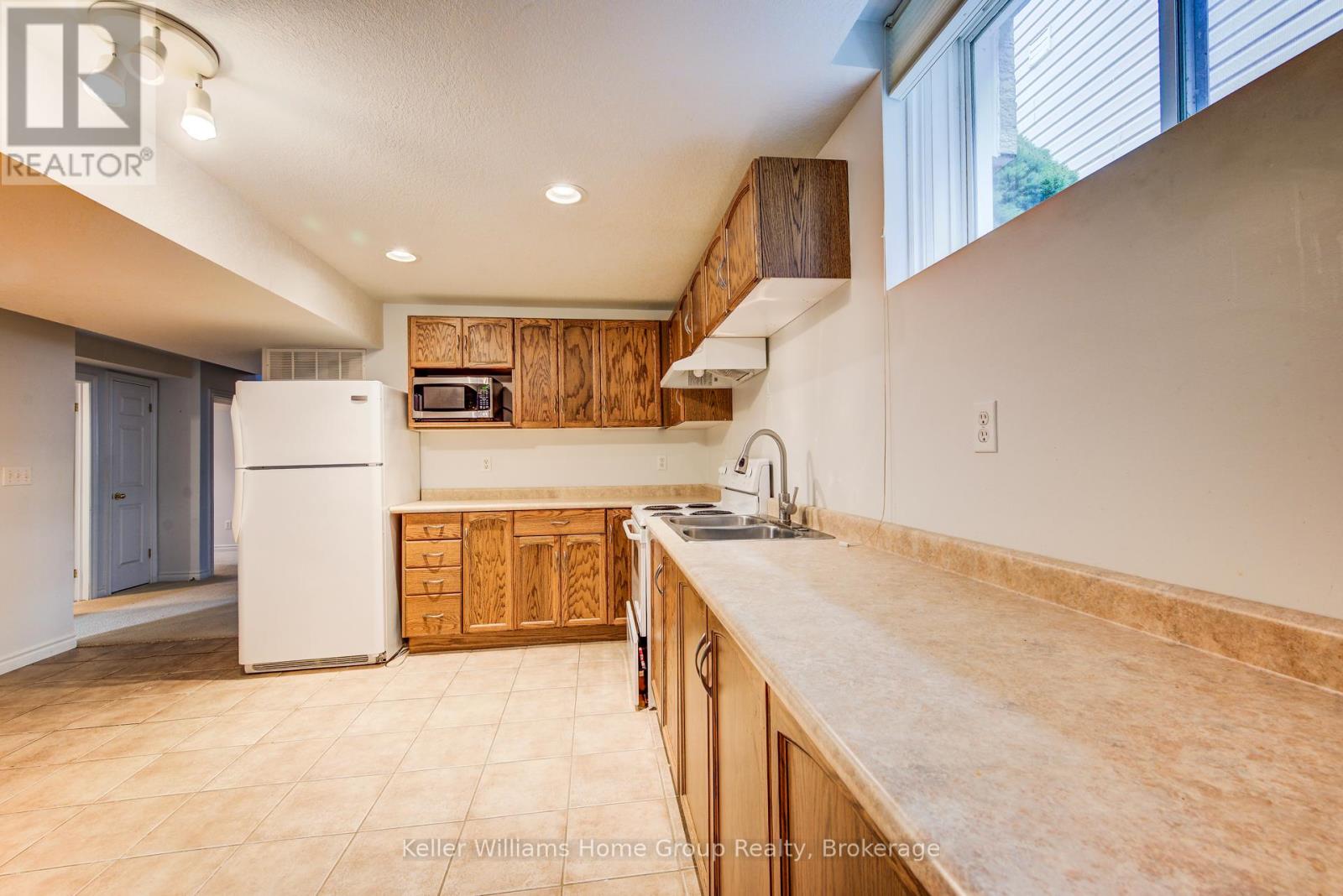 8 PRICE STREET - 32