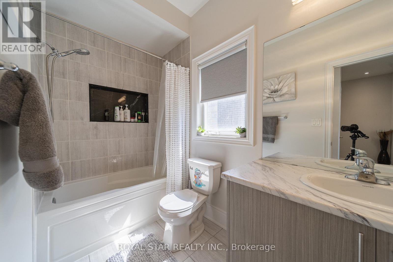 143 CARPACCIO AVENUE — photo 28