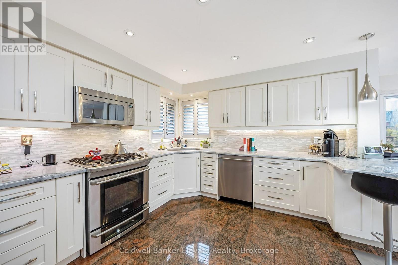 1531 POLESDEN DRIVE - 13