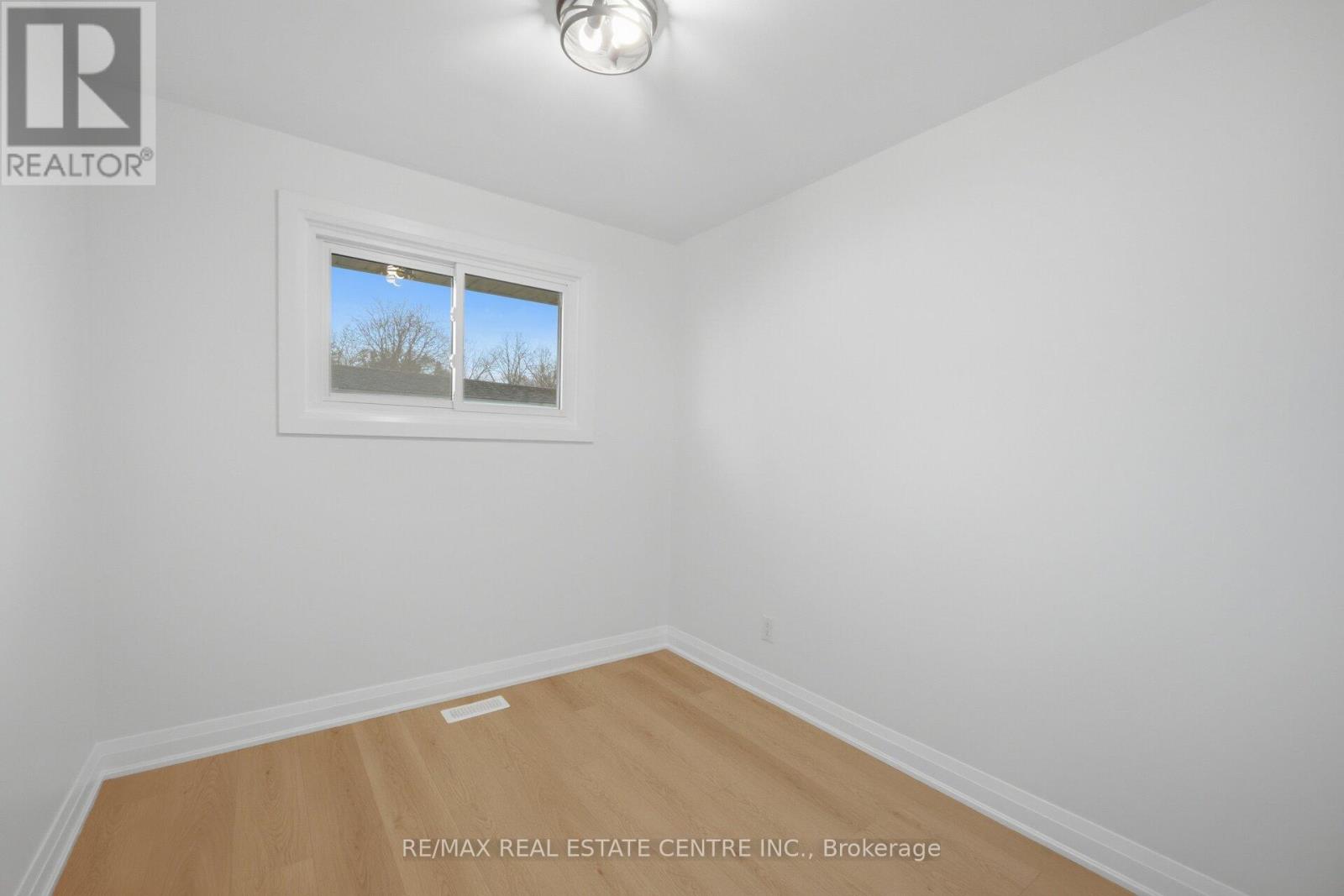 30 HIGHMAN AVENUE — photo 24