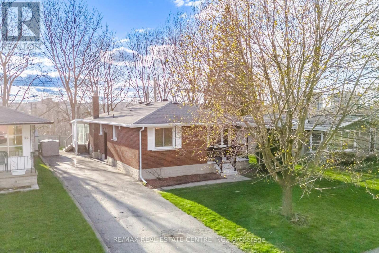 30 HIGHMAN AVENUE — photo 3