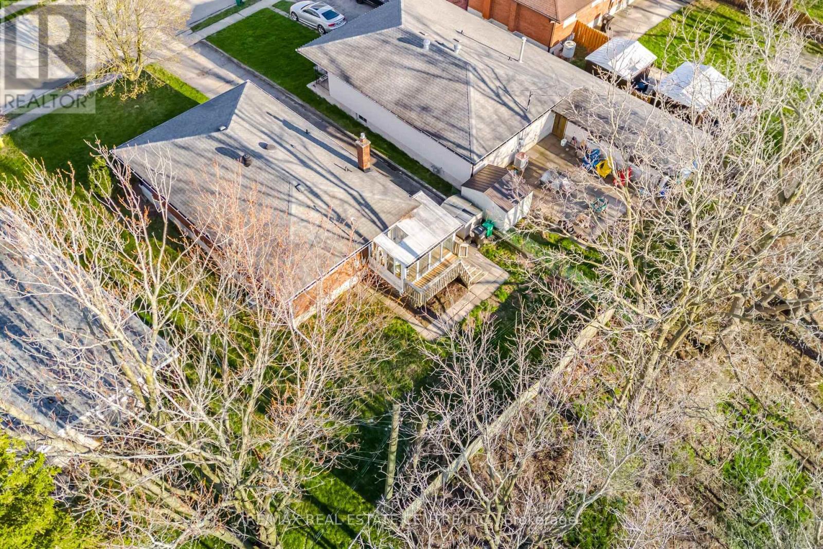 30 HIGHMAN AVENUE — photo 43