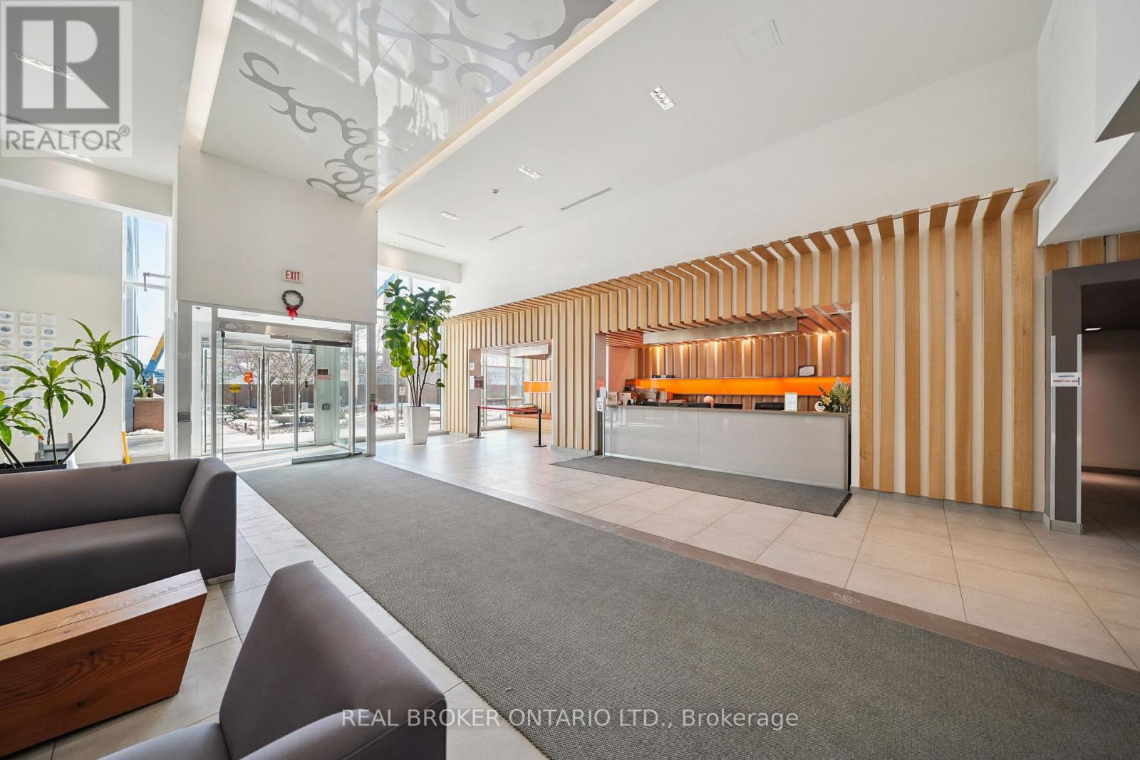 Concierge and walkthrough to courtyard
