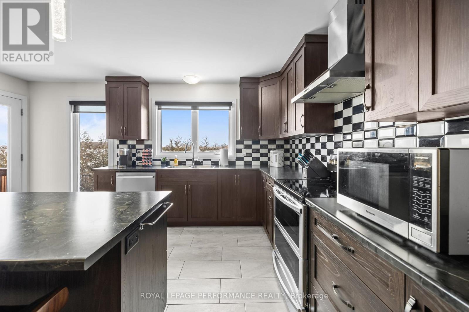 336 MOISSON STREET — photo 18