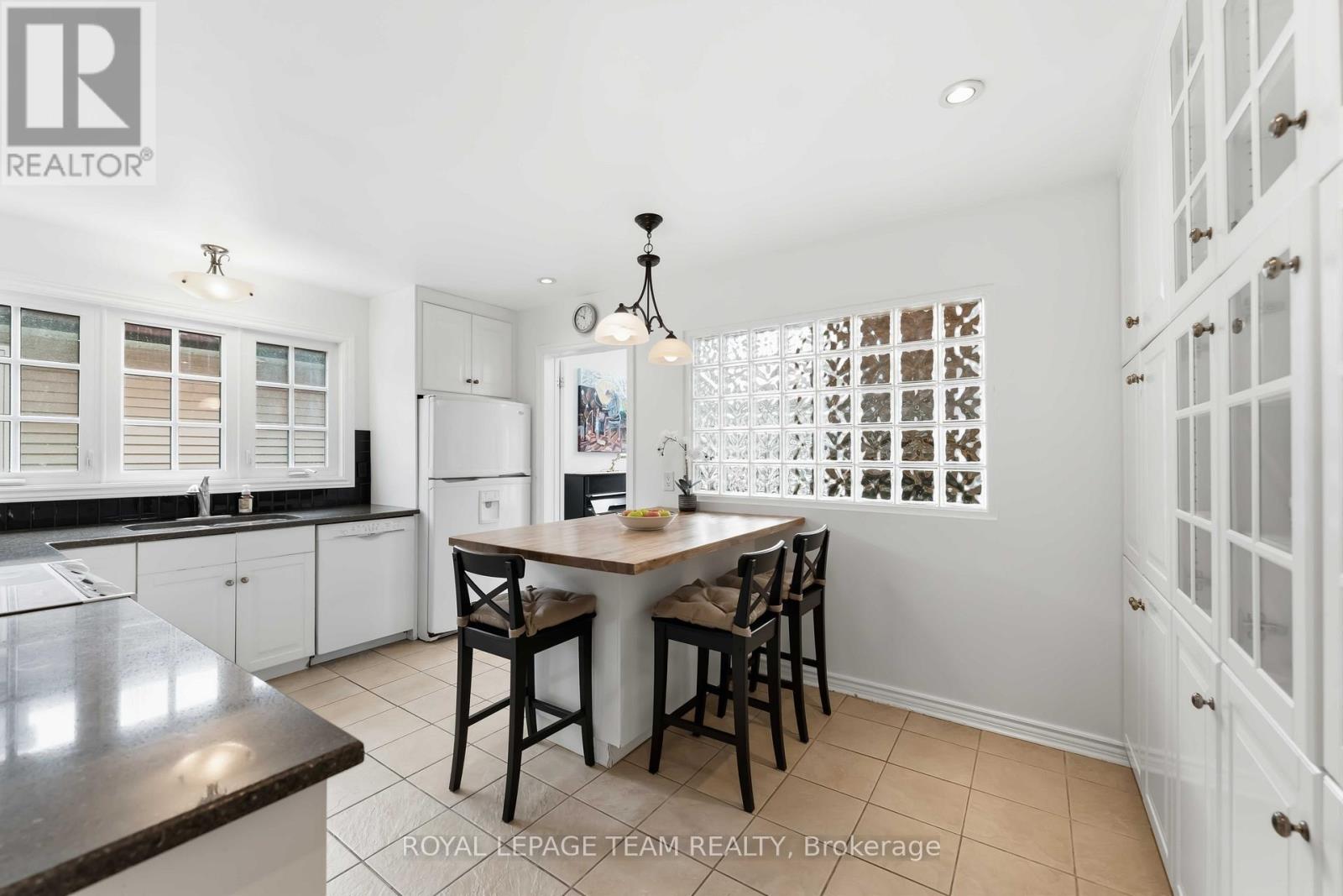 19 HACKETT STREET - 15