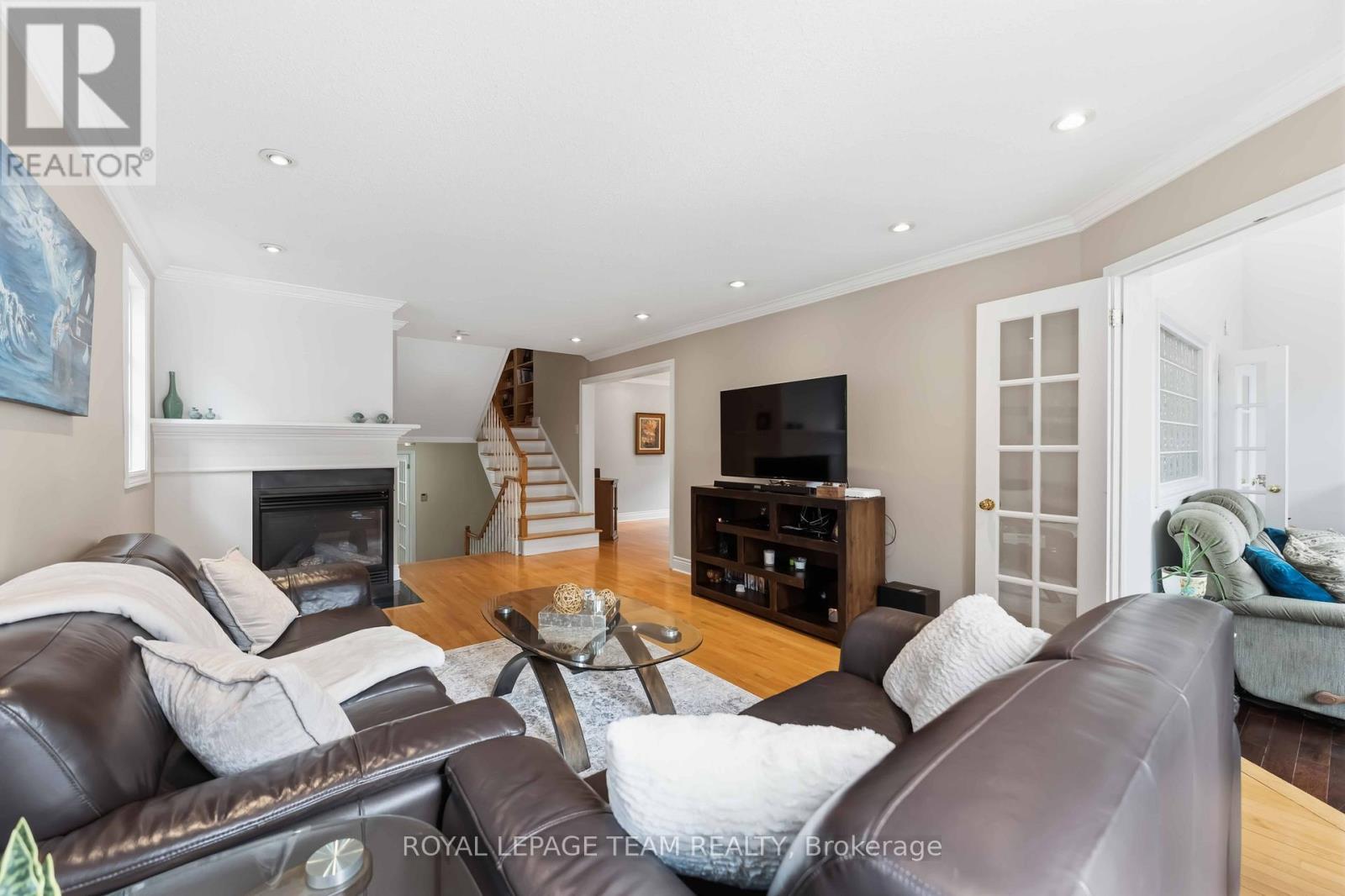 19 HACKETT STREET - 9