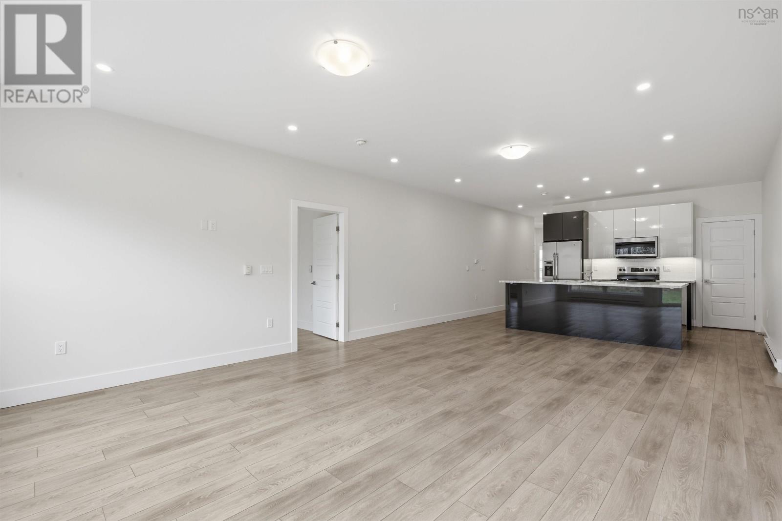 Property 13 of 32 of 72 Tyler Street