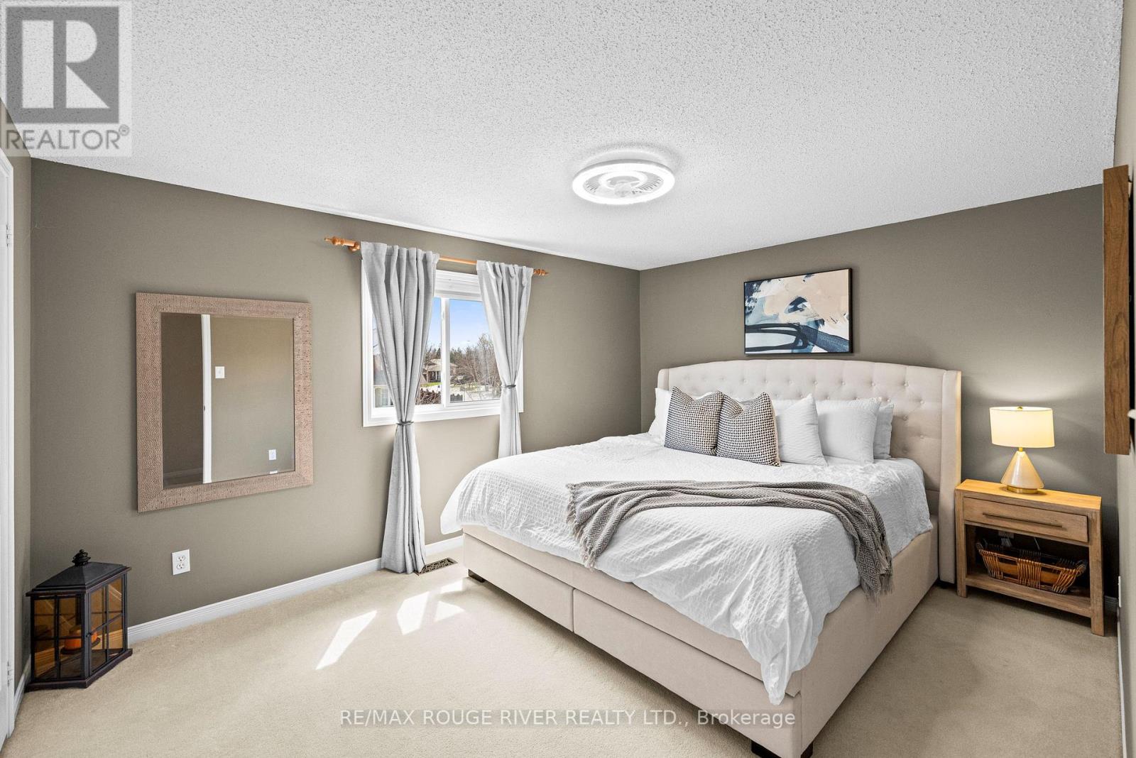 9 CLAYTON CRESCENT - 26