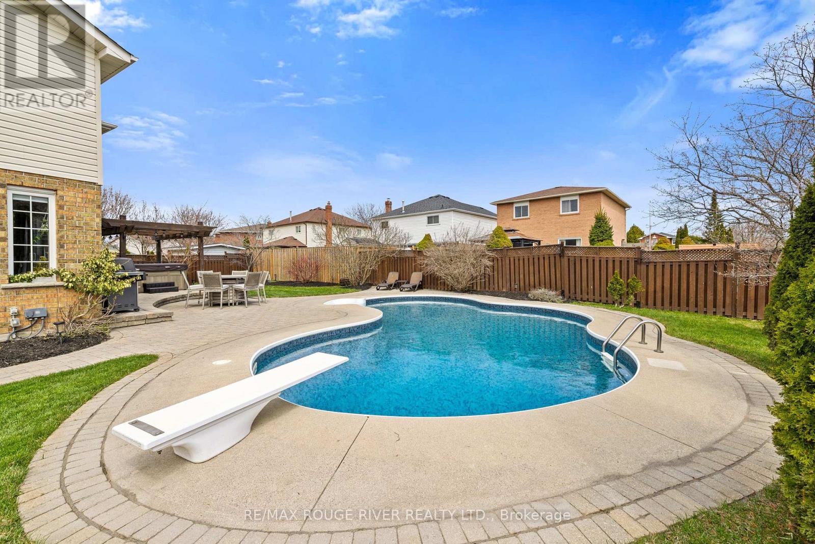 9 CLAYTON CRESCENT - 37