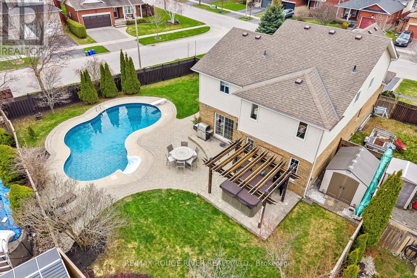9 CLAYTON CRESCENT - 43