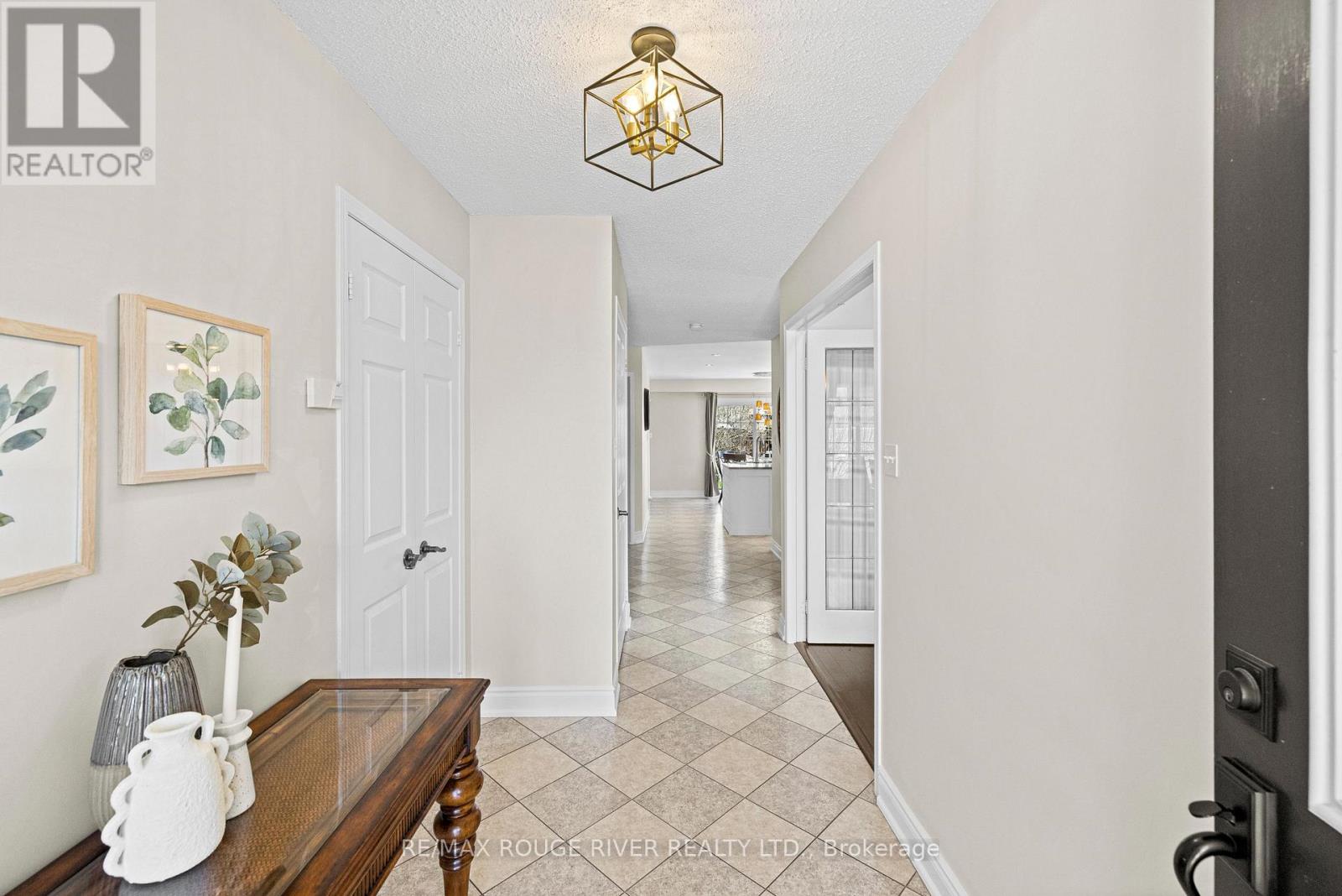 9 CLAYTON CRESCENT - 7