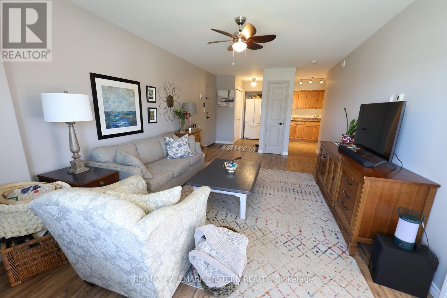 Living/Dining Area