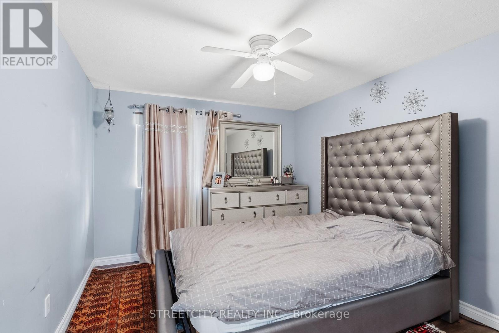 68 DOWNING CRESCENT Property Photo