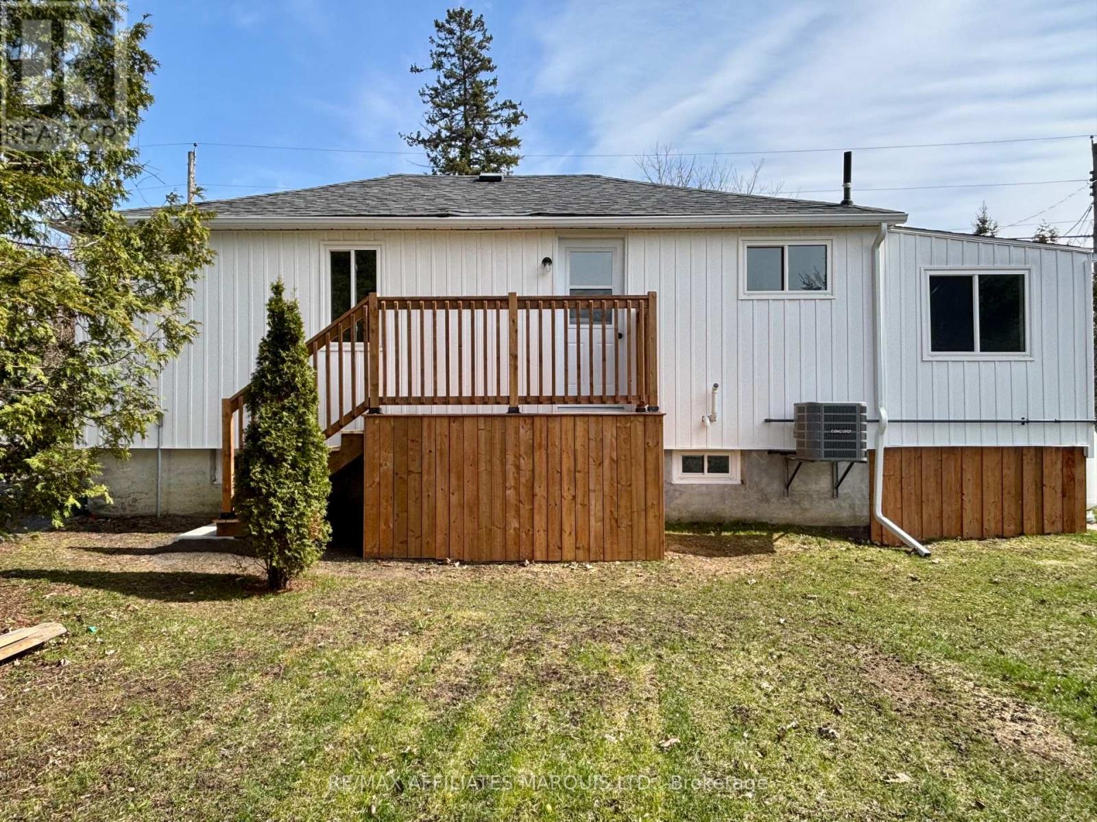 19 ALEXANDER STREET W — photo 20