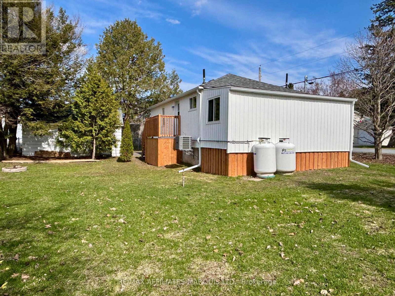 19 ALEXANDER STREET W — photo 22