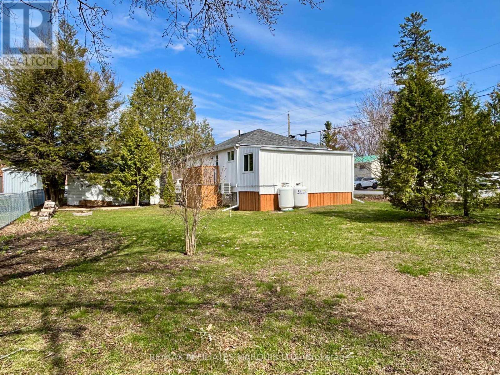 19 ALEXANDER STREET W — photo 24