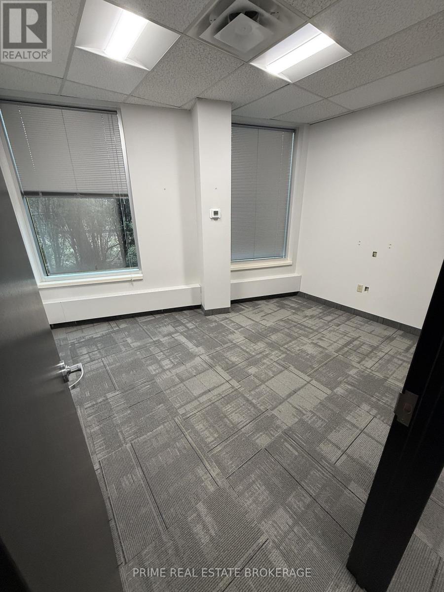 100 - 256 PALL MALL STREET Property Photo