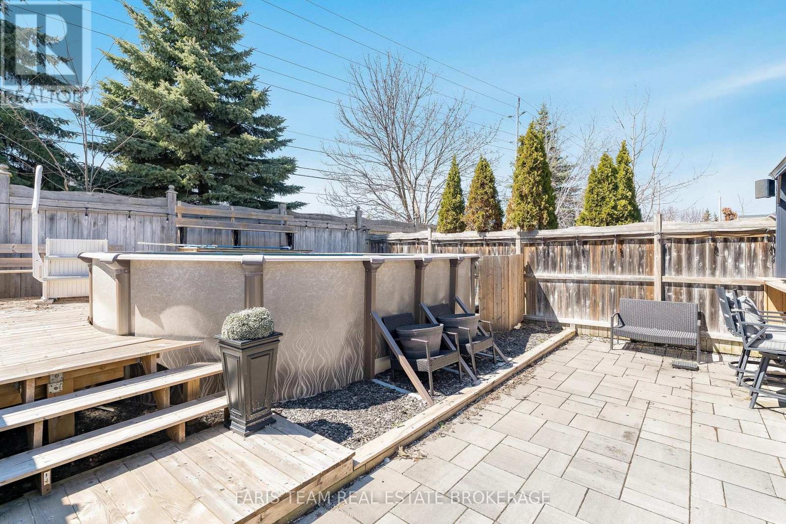 203 THRUSHWOOD DRIVE — photo 28