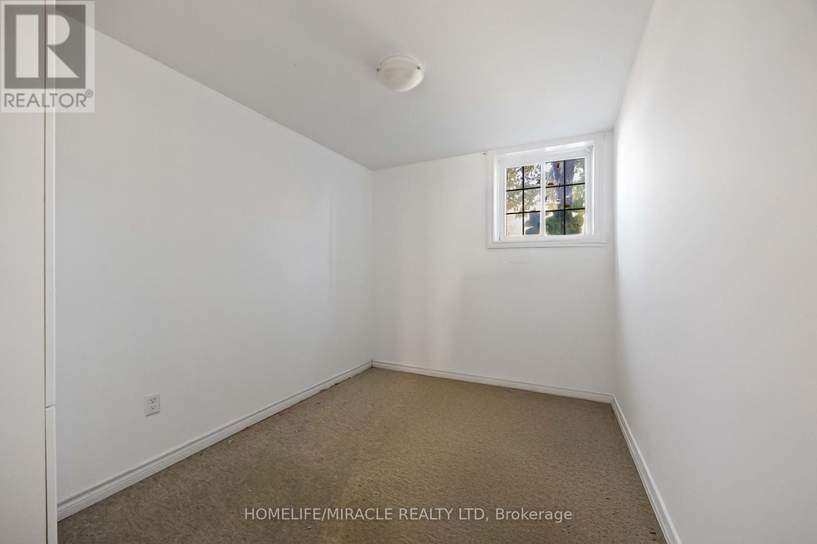 #11 244 PENETANGUISHENE ROAD - 17