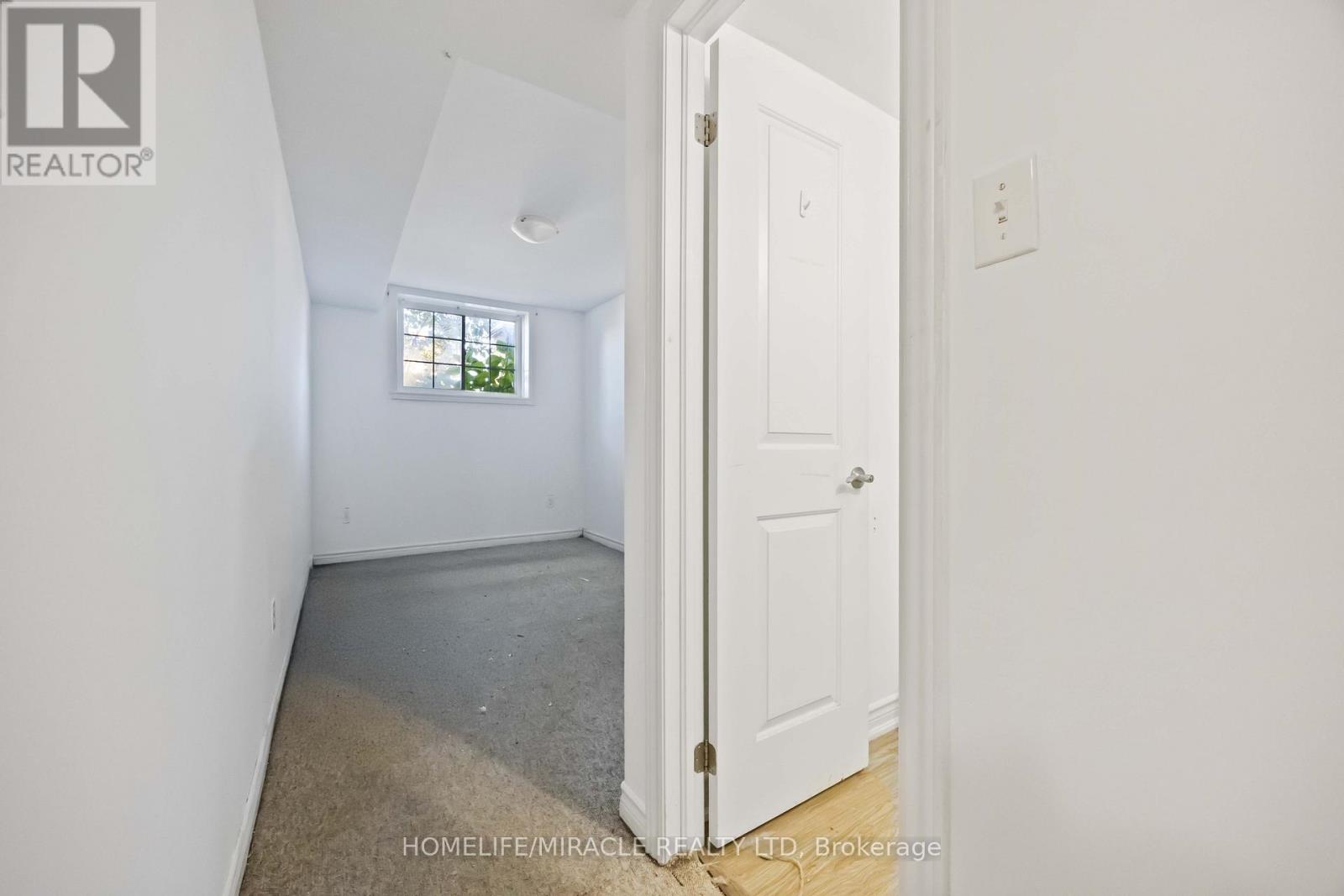 #11 244 PENETANGUISHENE ROAD - 20
