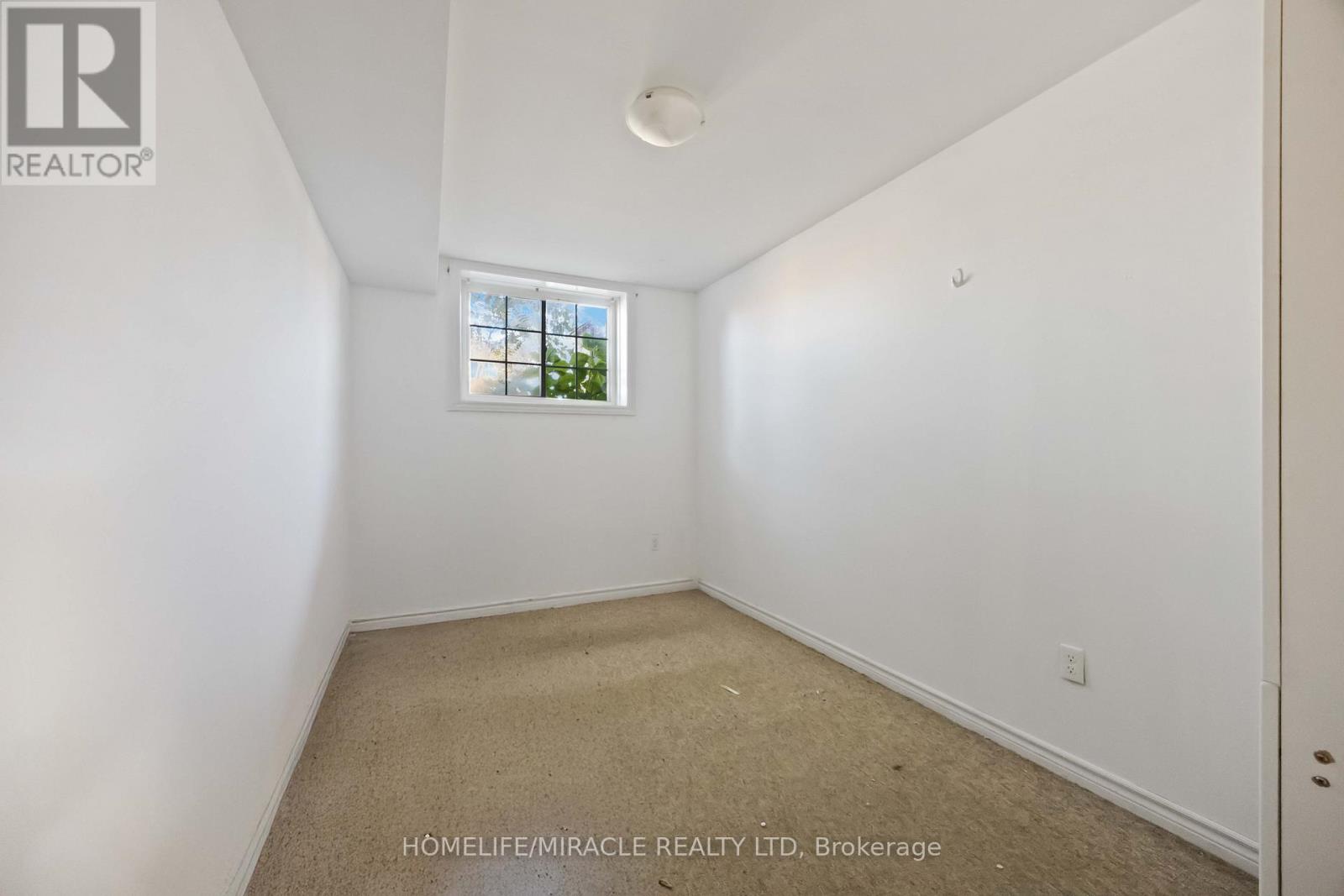 #11 244 PENETANGUISHENE ROAD - 22
