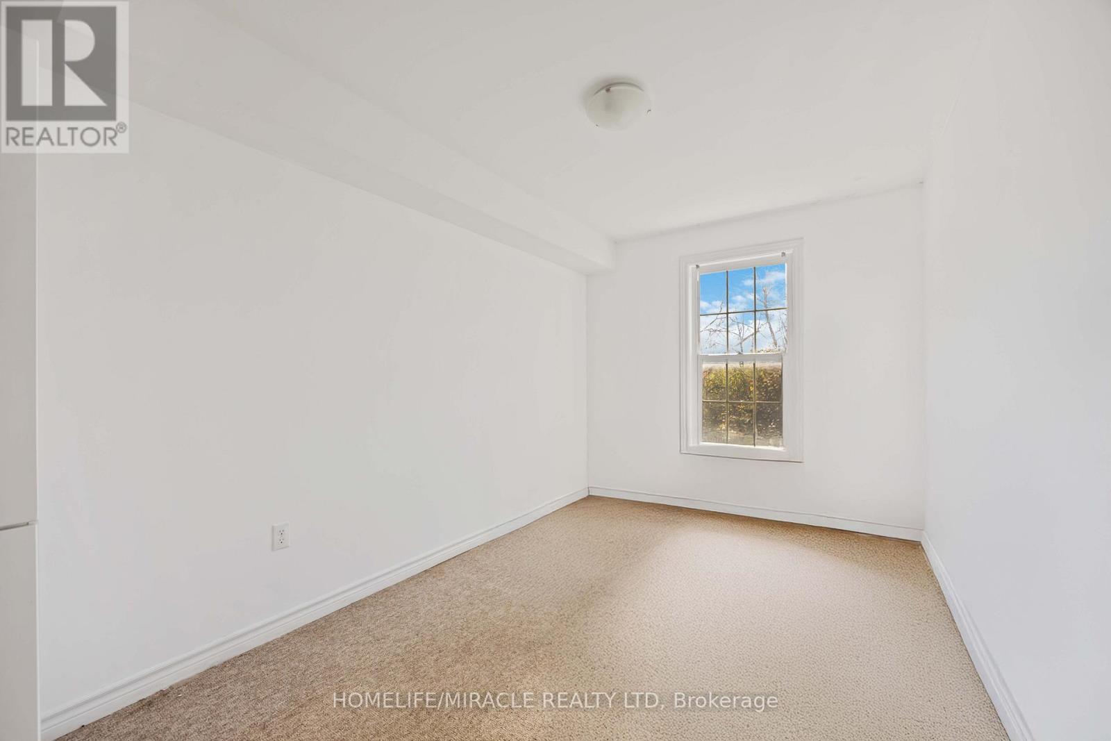 #11 244 PENETANGUISHENE ROAD - 25