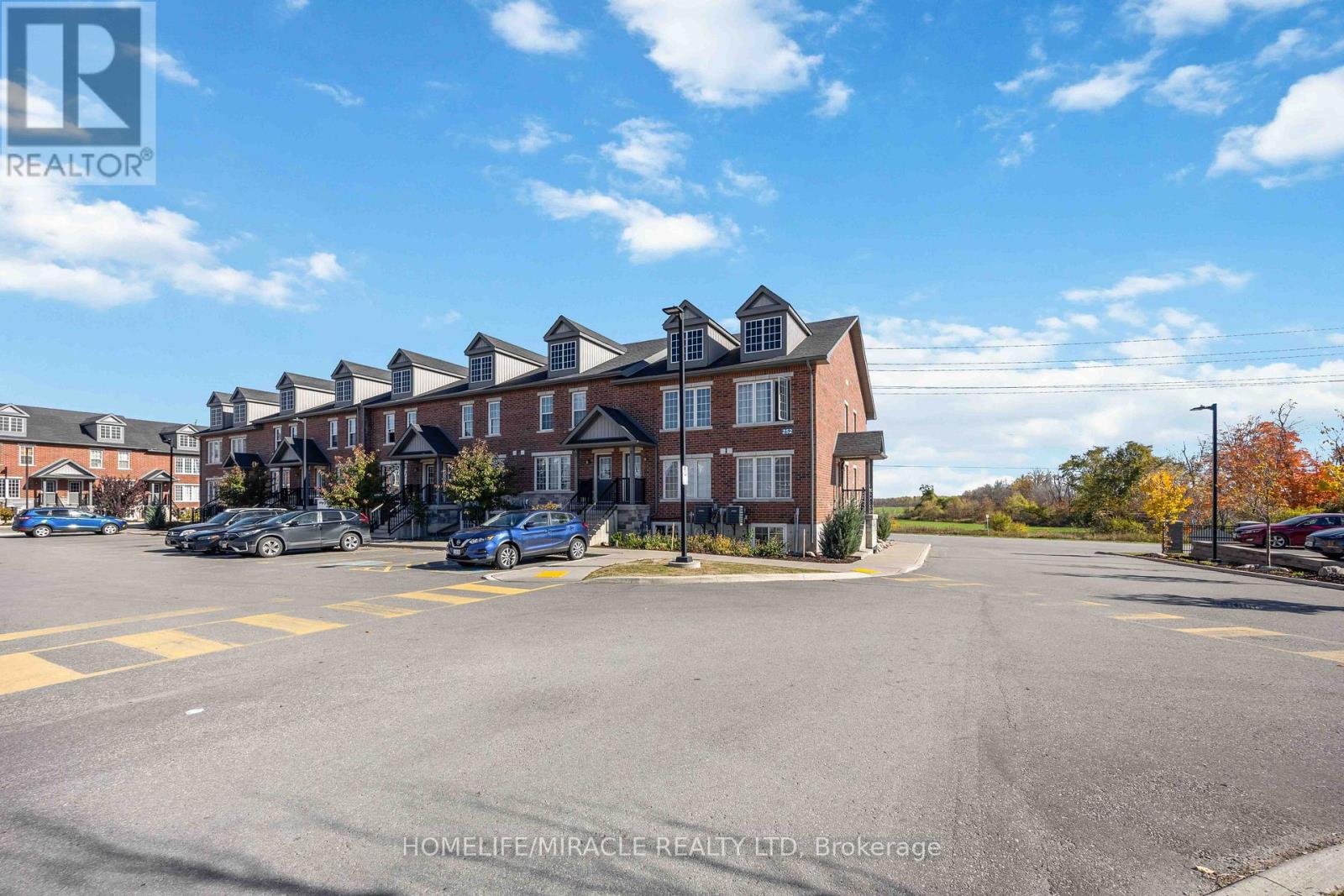 #11 244 PENETANGUISHENE ROAD - 33