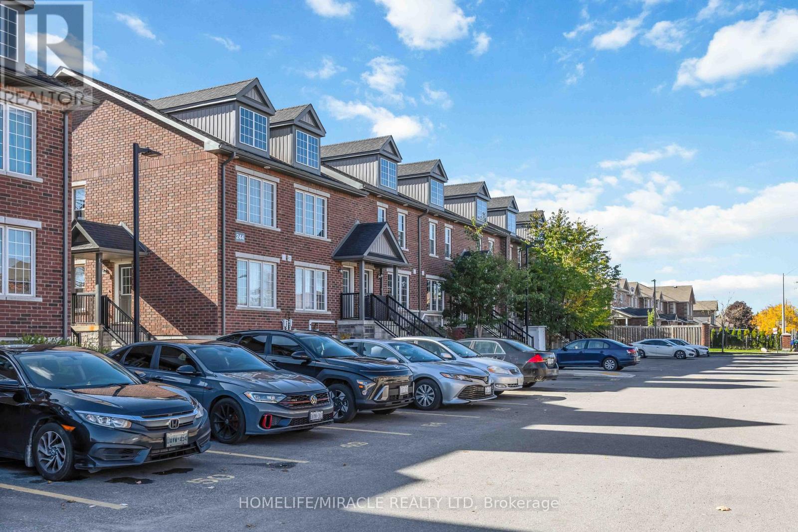 #11 244 PENETANGUISHENE ROAD - 34