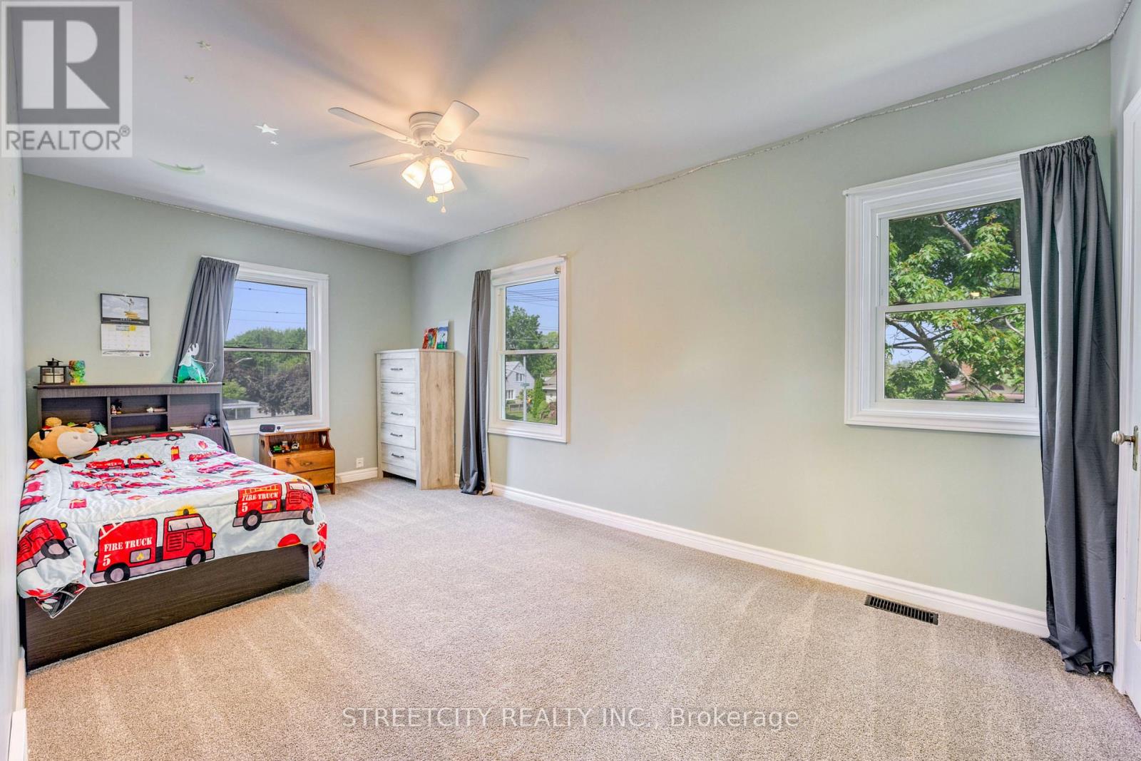 703 WELLINGTON STREET — photo 25