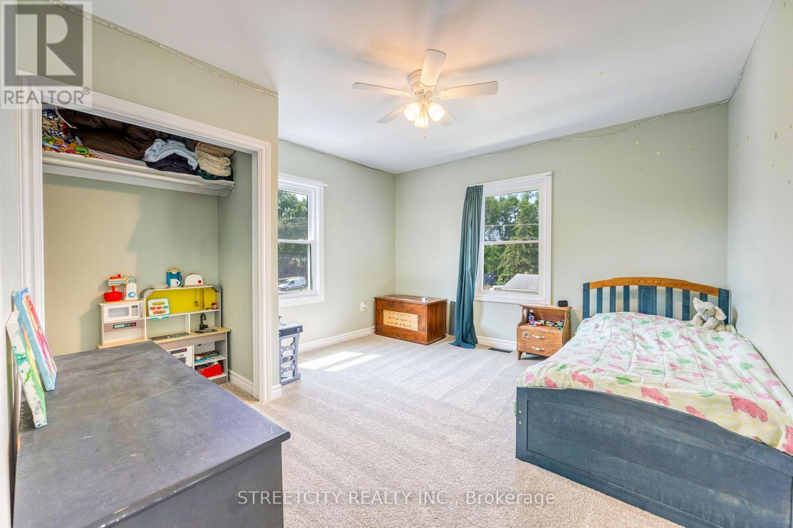 703 WELLINGTON STREET — photo 26