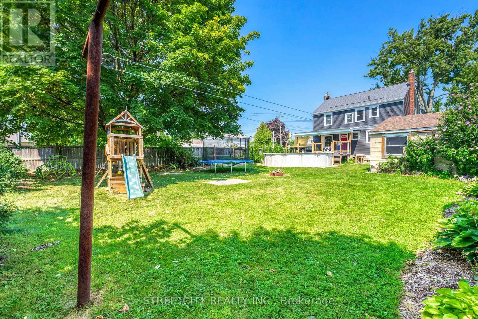 703 WELLINGTON STREET — photo 32
