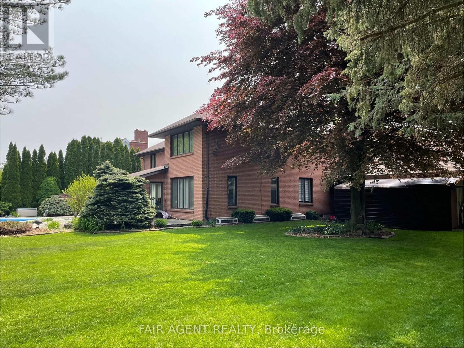18 TOBIN COURT - 22