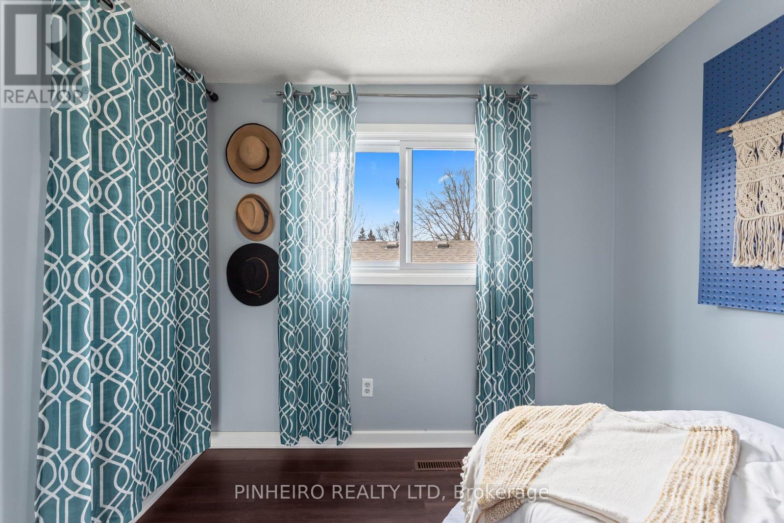 266 ARDSLEY CRESCENT — photo 25