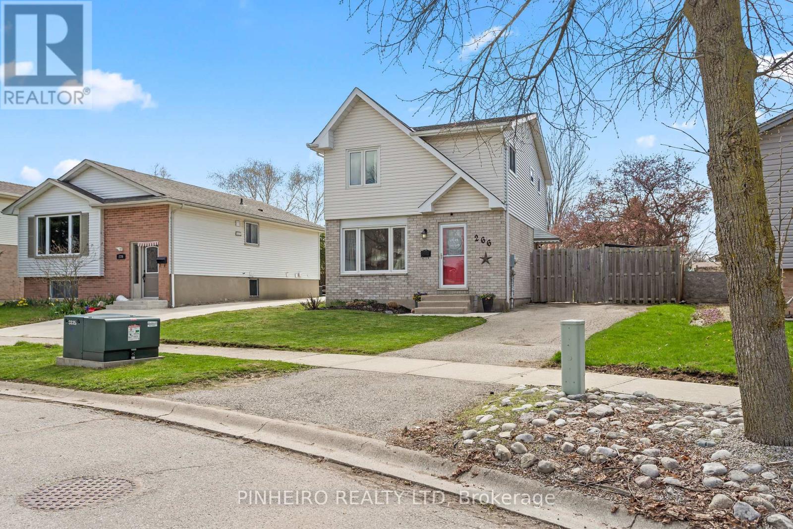 266 ARDSLEY CRESCENT — photo 36