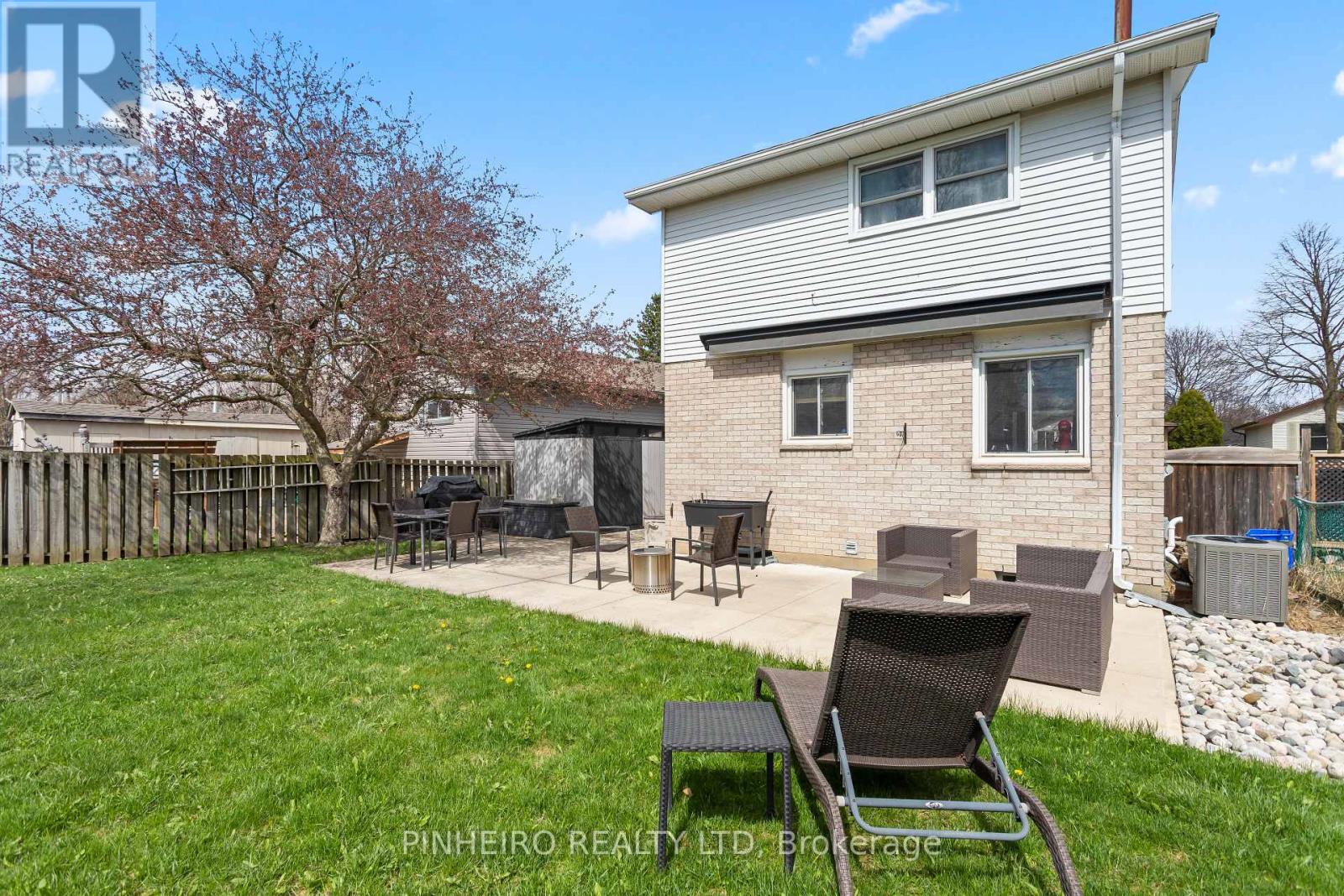 266 ARDSLEY CRESCENT — photo 41