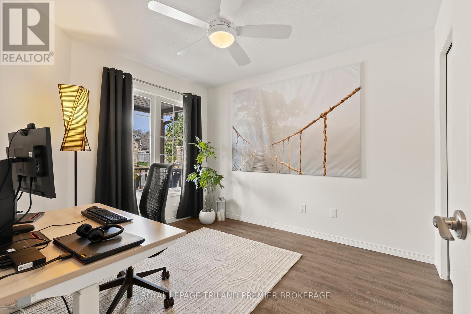 #20 215 NORTH CENTRE ROAD - 20