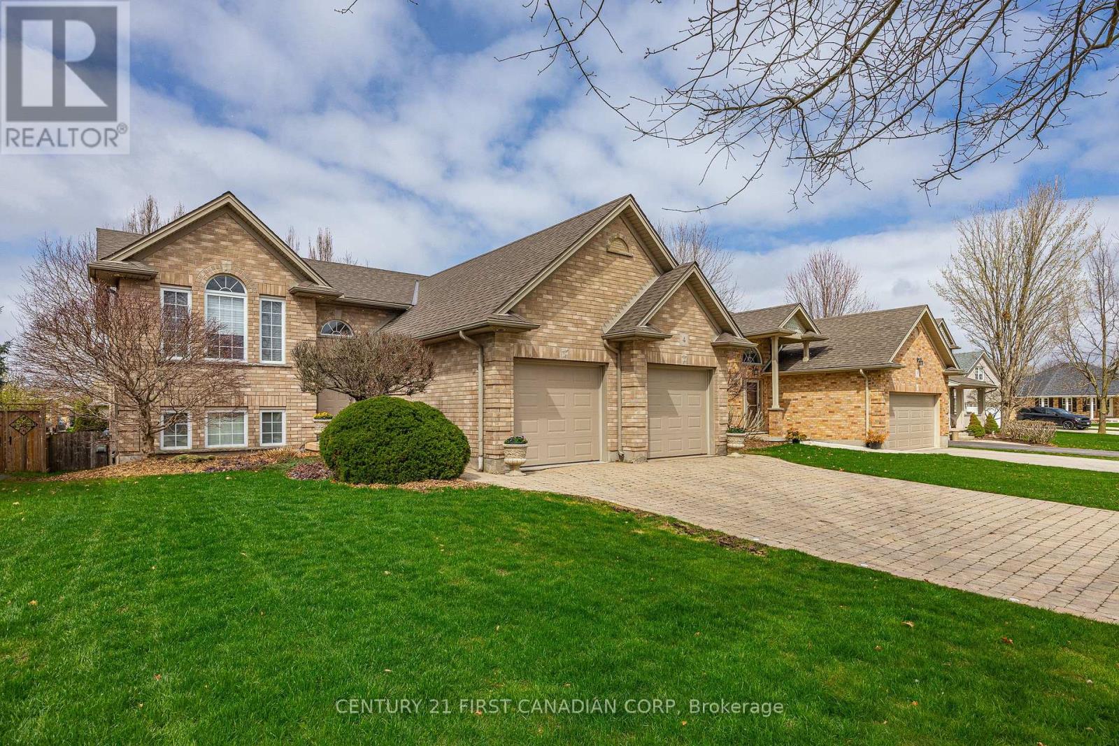 4 OAKWOOD COURT - Image 2