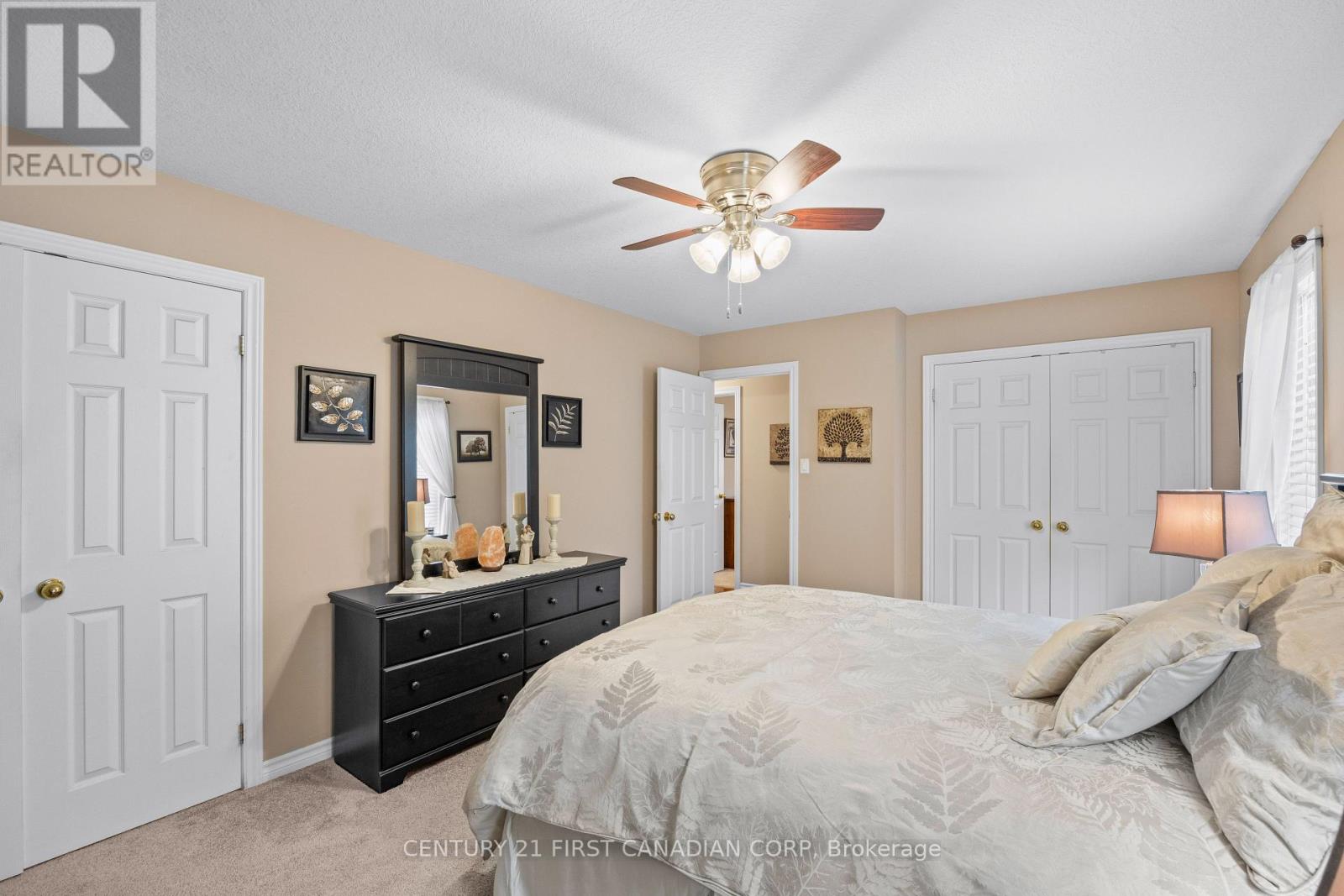 4 OAKWOOD COURT - 20