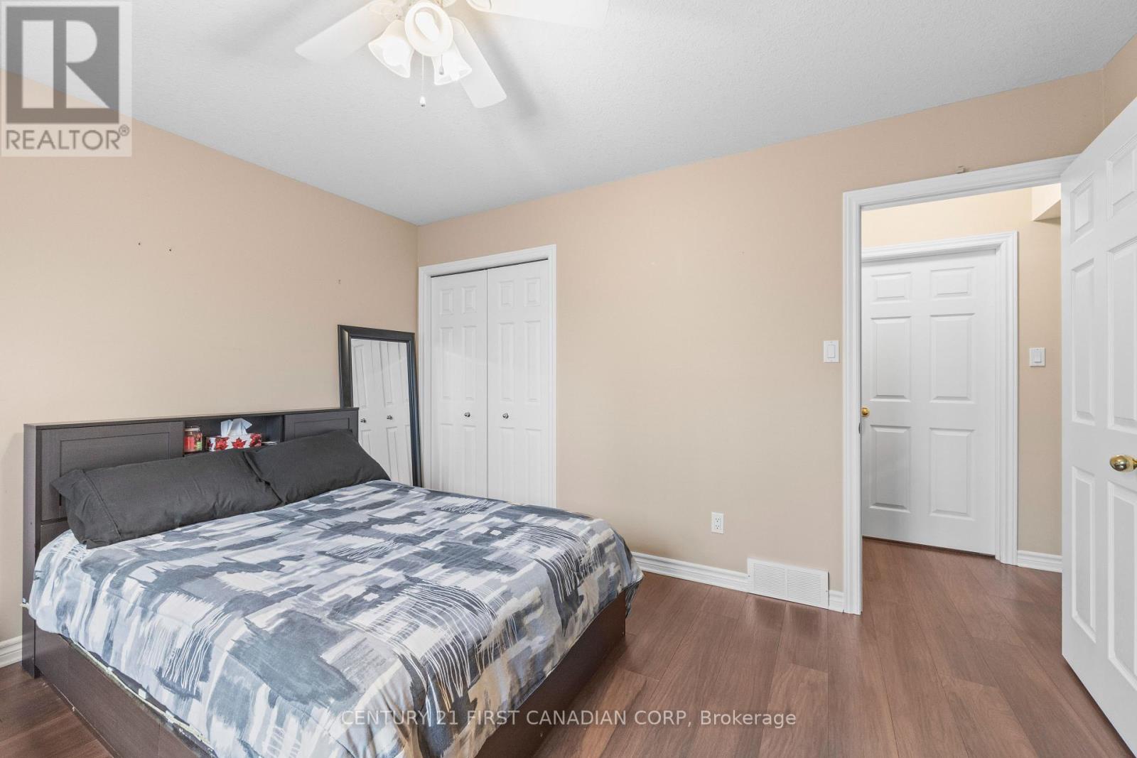 4 OAKWOOD COURT - 31